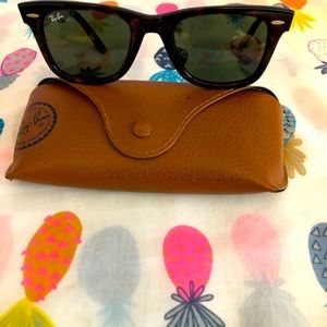Authentic Women’s Rayban Wayfarer Sunglasses